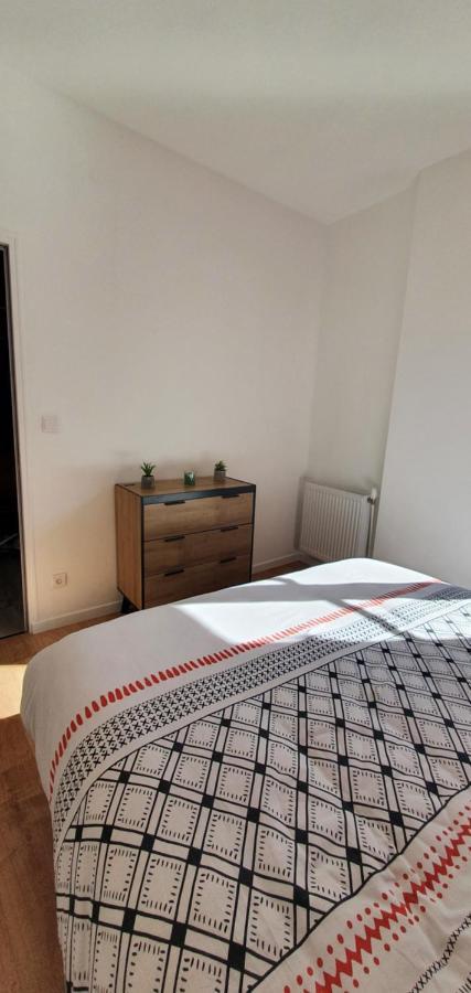 Appartement D'Hippolyte - Vue Musee Rimbaud Charleville-Mézières Esterno foto