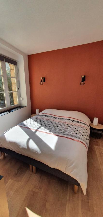 Appartement D'Hippolyte - Vue Musee Rimbaud Charleville-Mézières Esterno foto
